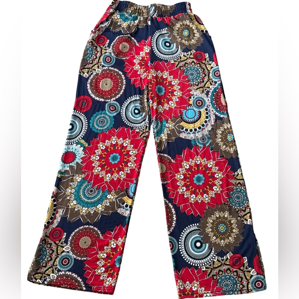 WIN WIN Medallion Magic Slit Accent Trouser, Pants for Women, S-M